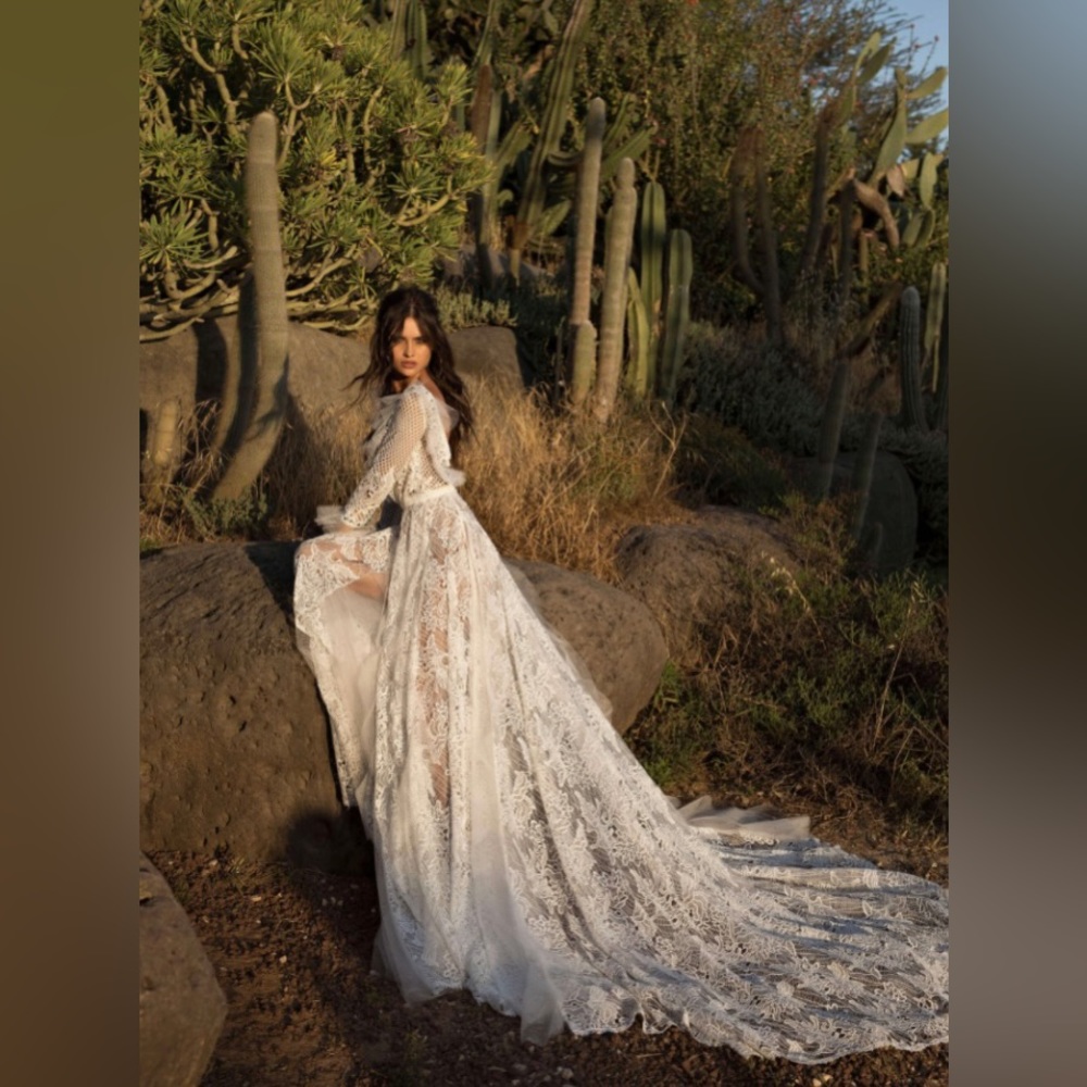 Rara Avis and Ange Etoiles Wedding Dress